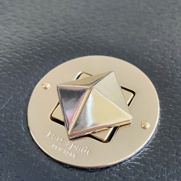 Kate Spade Pyramid Clasp Crossbody bag - Picture 8 of 9